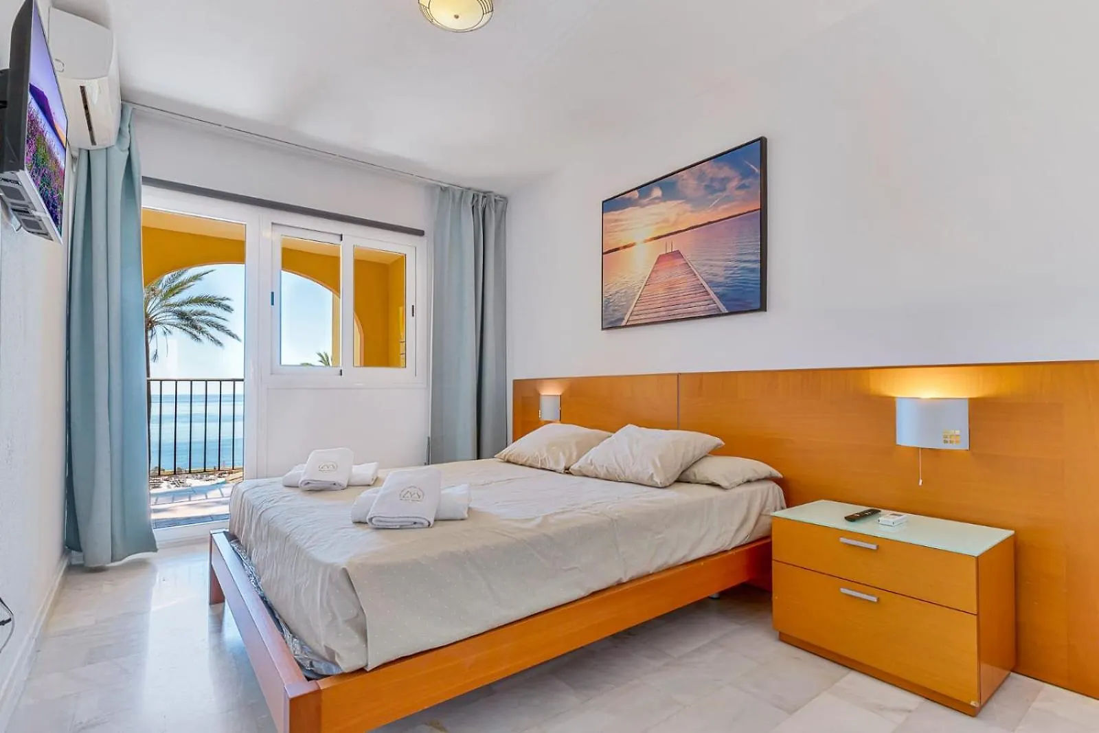 Beachfront Dona Lola Apartment Sitio de Calahonda Spain
