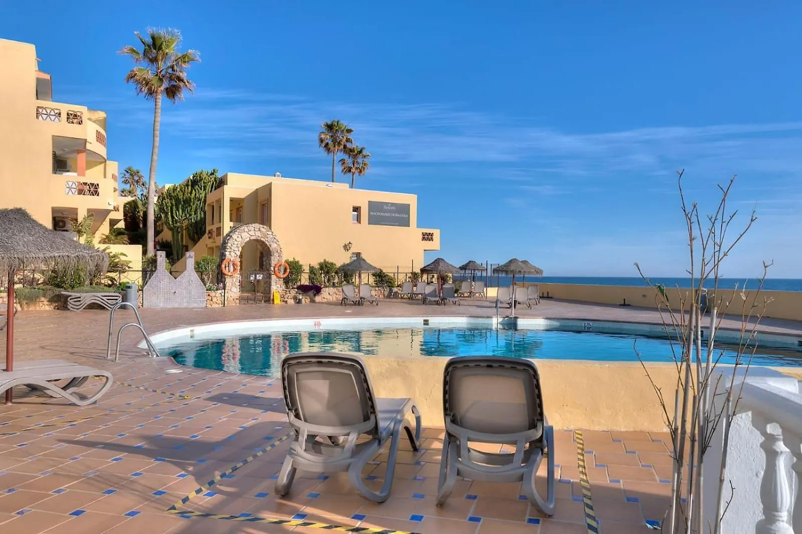 Beachfront Dona Lola Apartment Sitio de Calahonda