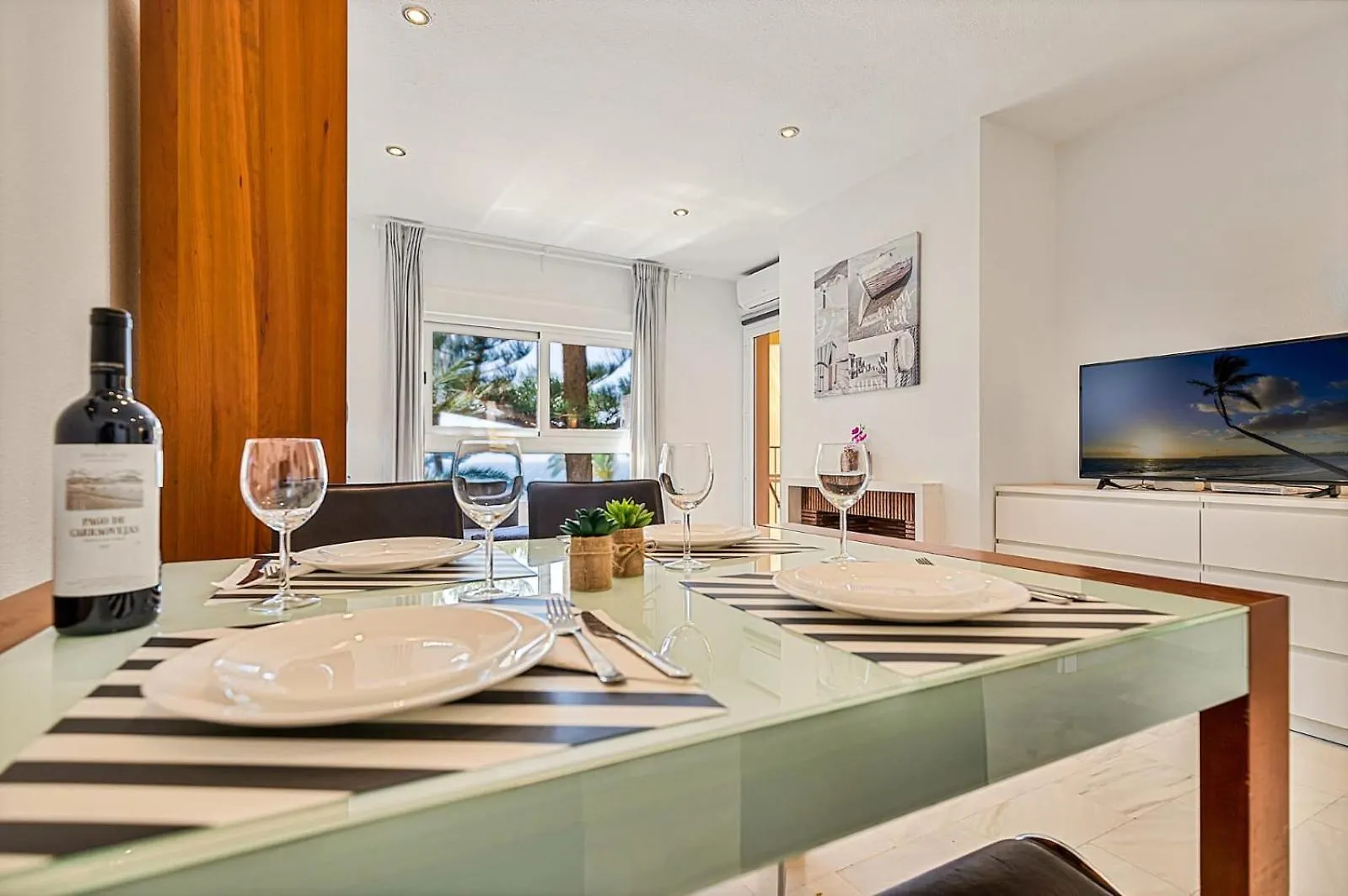 Beachfront Dona Lola Apartment Sitio de Calahonda