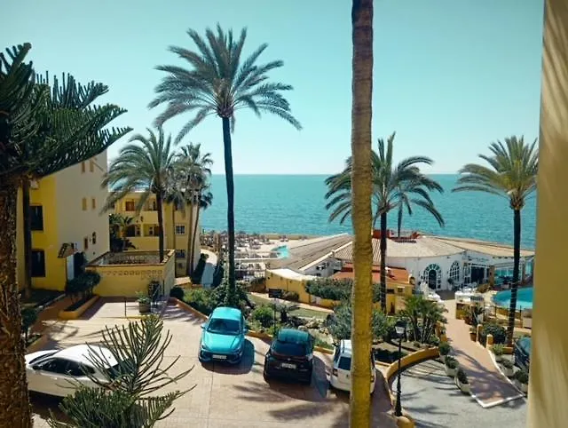 Beachfront Dona Lola Apartment Sitio de Calahonda